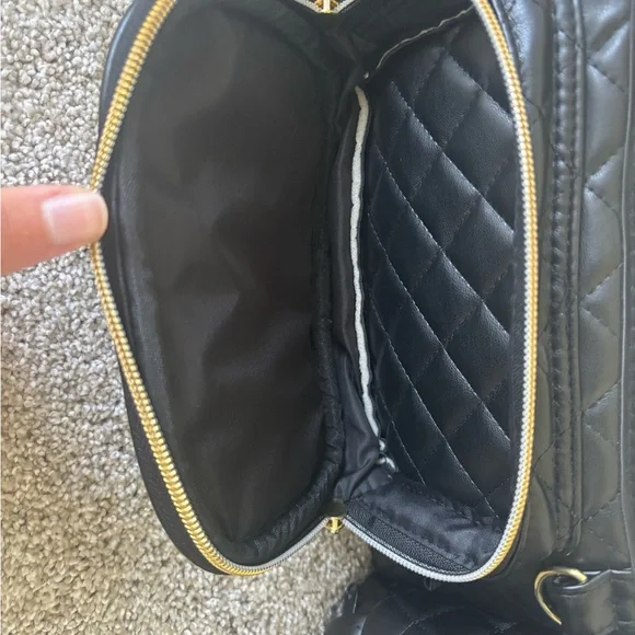 ⭐️Tushbaby⭐️ Black Vegan Leather Hip Carrier - Picture 9 of 10